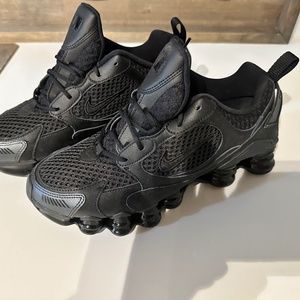 Excellent condition Nike 9.5 sneakers